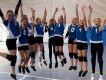 jubelnde TSV Volleyball-Mädels